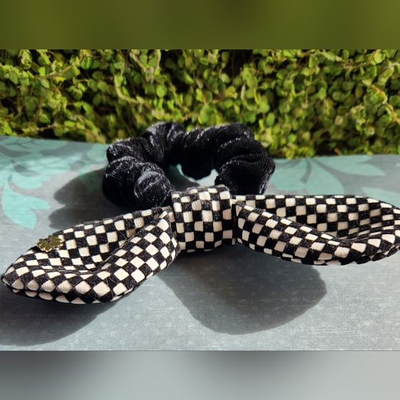 LELE SADOUGHI B & W Checked Velvet Rabbit Ears Hair Ponytail BLACK Scrunchie NEW - Picture 5 of 9